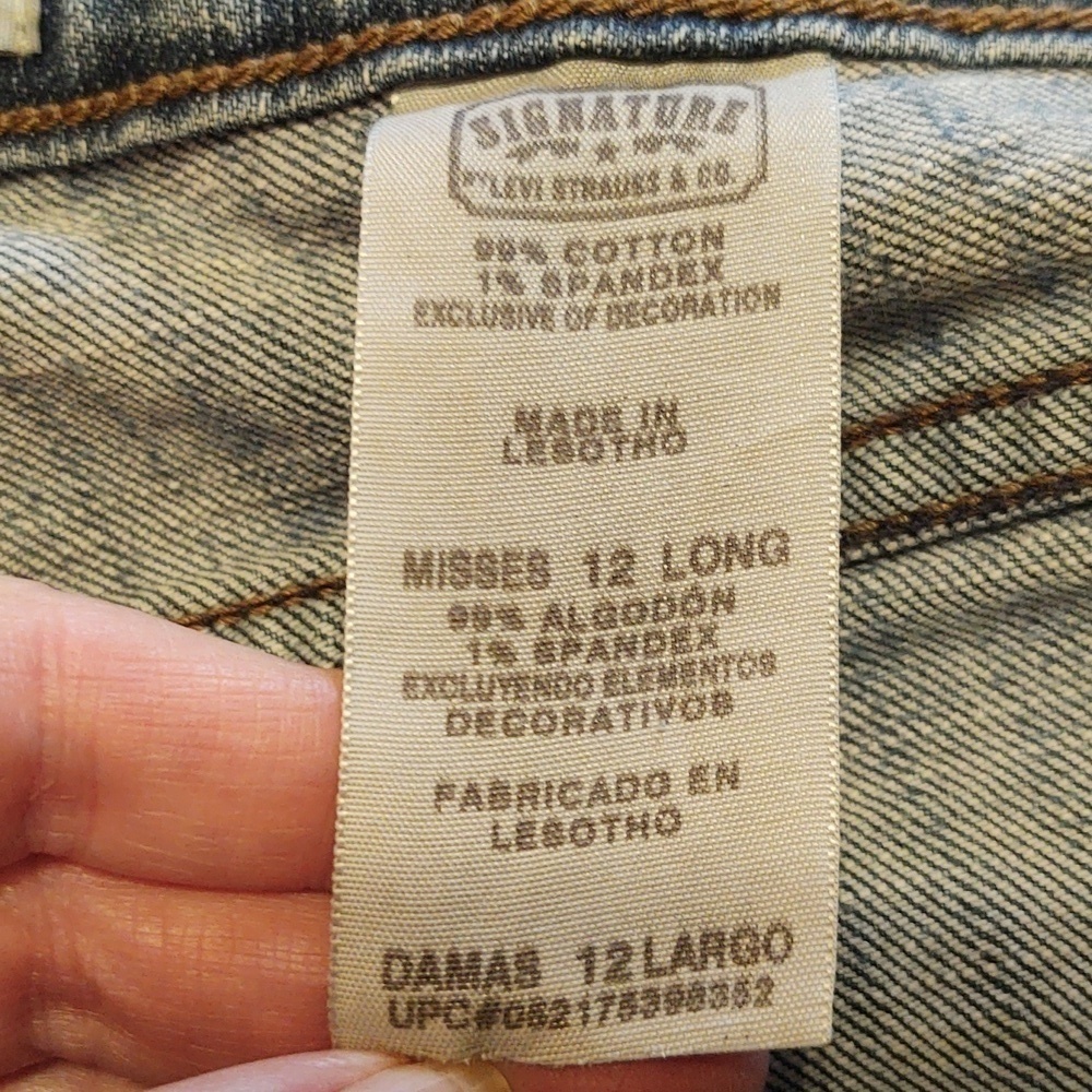 Signature by Levi Strauss Women's Low Rise Bootcut Jeans - Picture 7 of 7